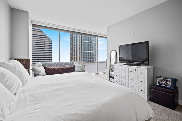 8 E RANDOLPH Street Unit: 3004