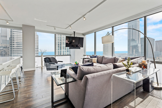 8 E RANDOLPH Street Unit: 3004