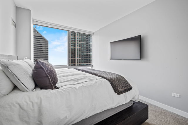 8 E RANDOLPH Street Unit: 3004