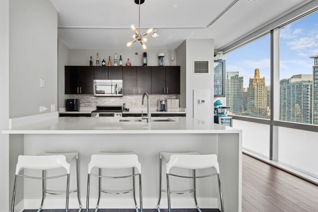 8 E RANDOLPH Street Unit: 3004