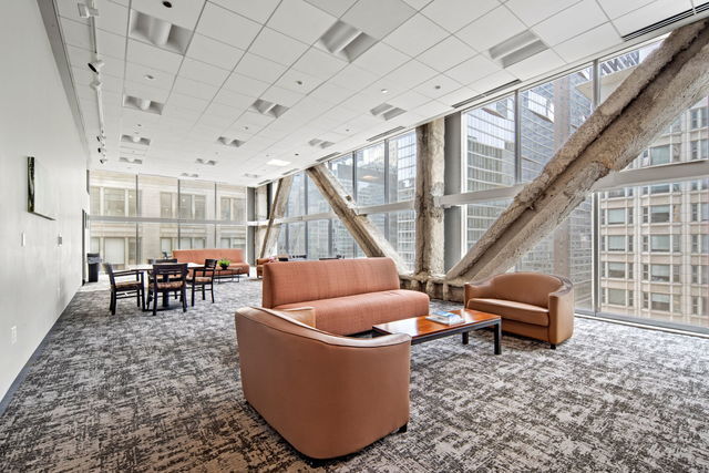 8 E RANDOLPH Street Unit: 3004