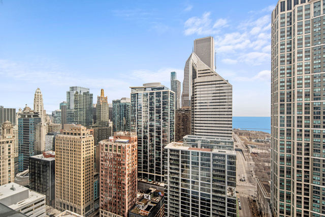 8 E RANDOLPH Street Unit: 3004