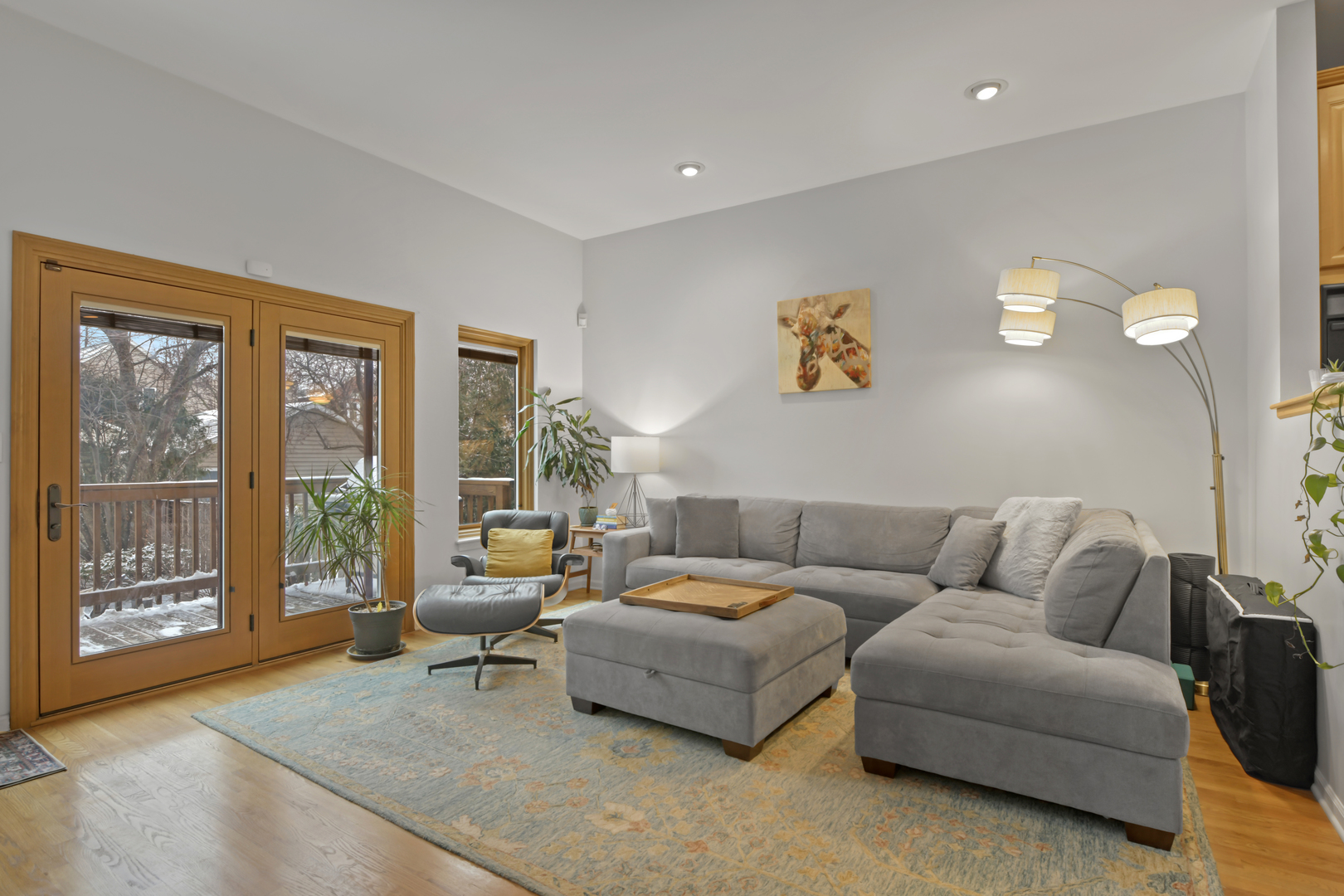 335 W Evergreen Avenue