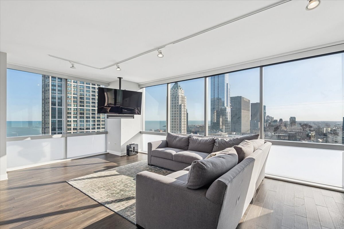 8 E RANDOLPH Street Unit: 3004