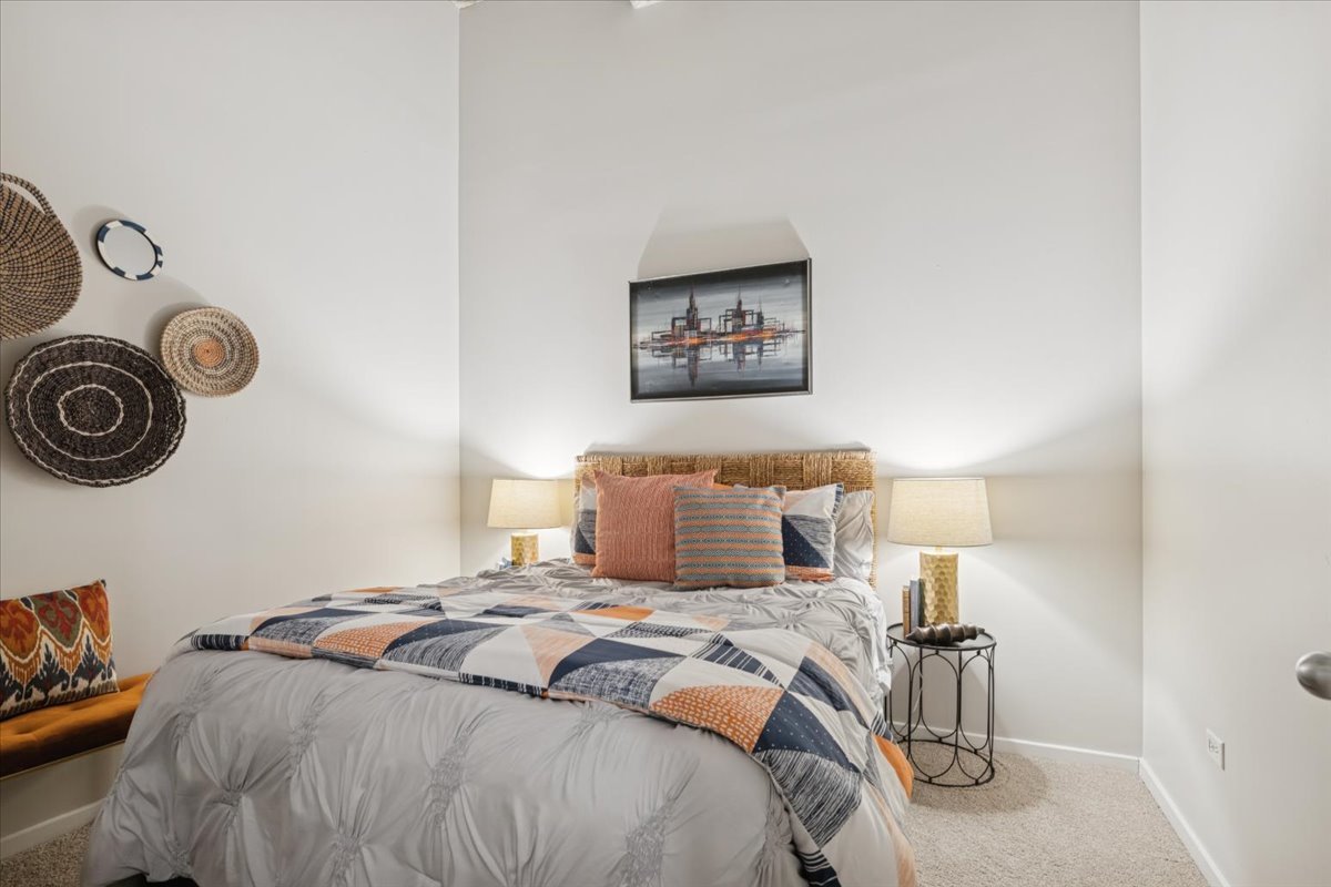 1735 N Paulina Street Unit: 214