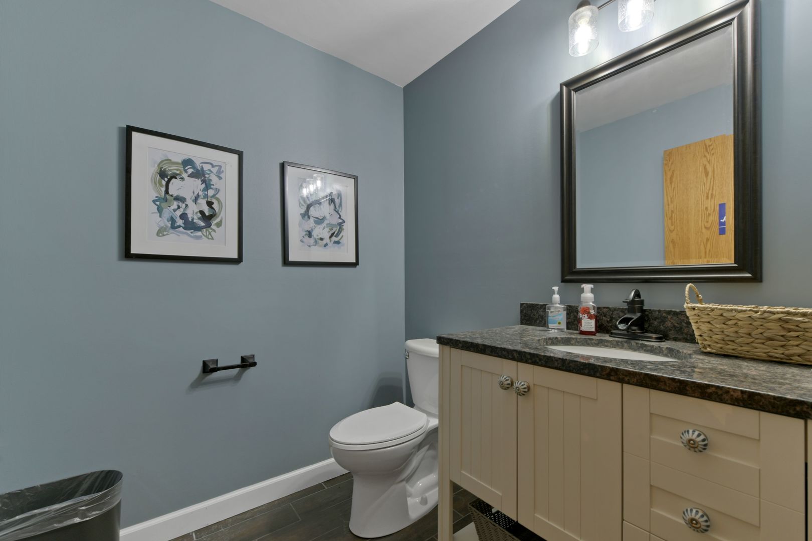 24 S Des Plaines River Road