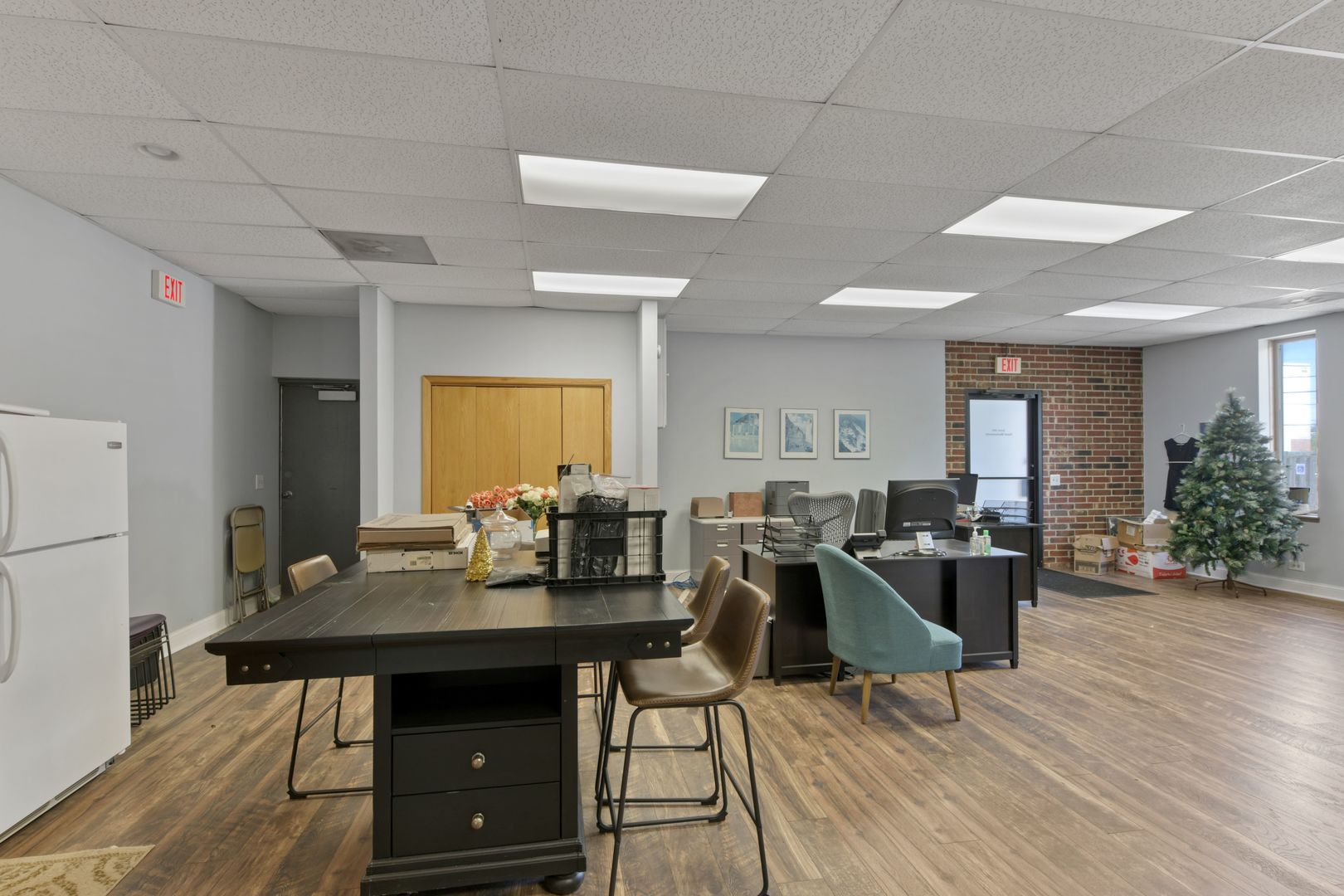 24 S Des Plaines River Road