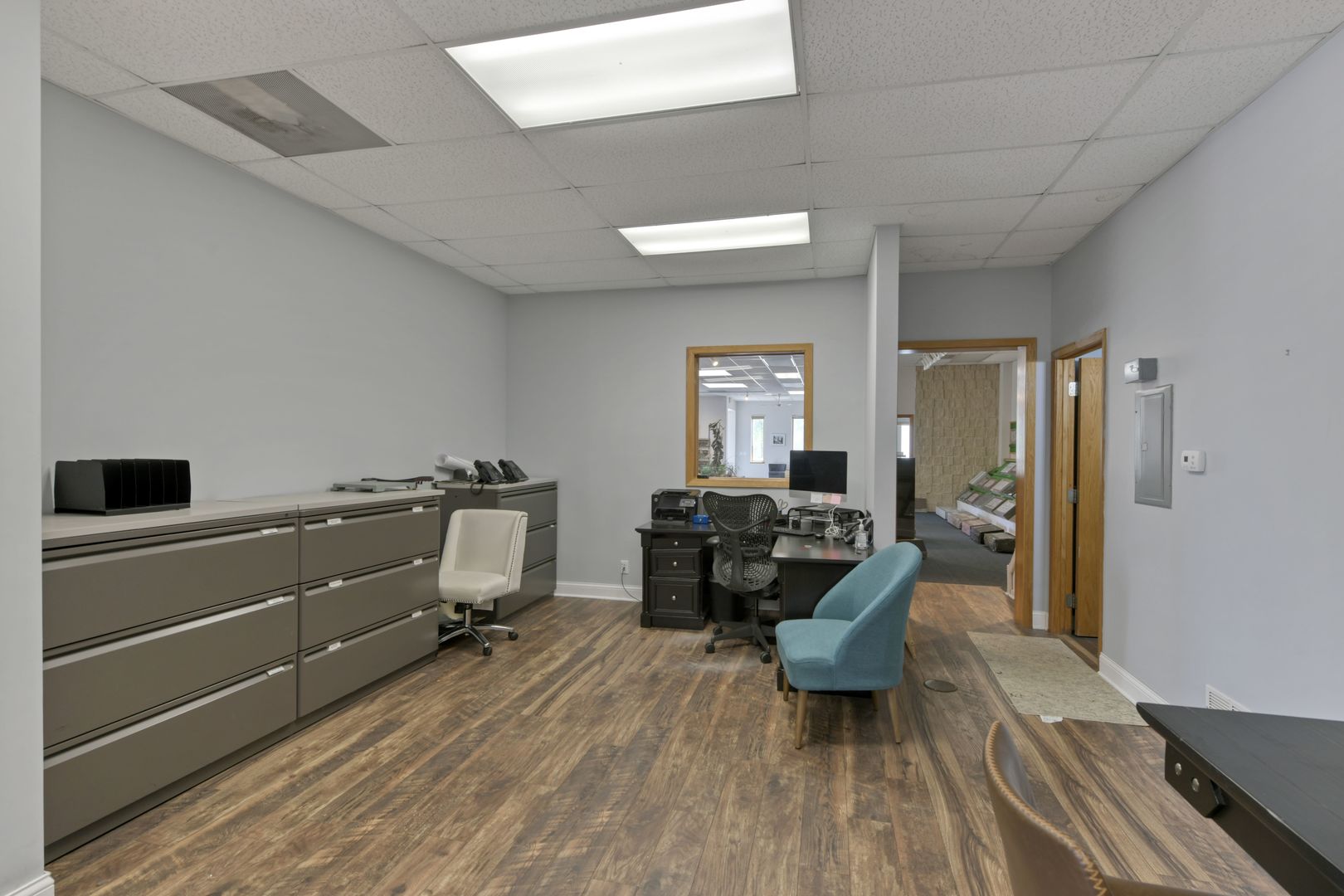 24 S Des Plaines River Road