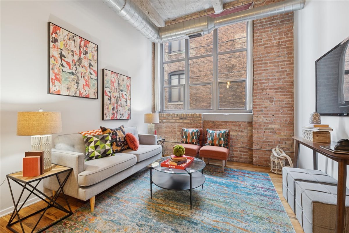 1735 N Paulina Street Unit: 214