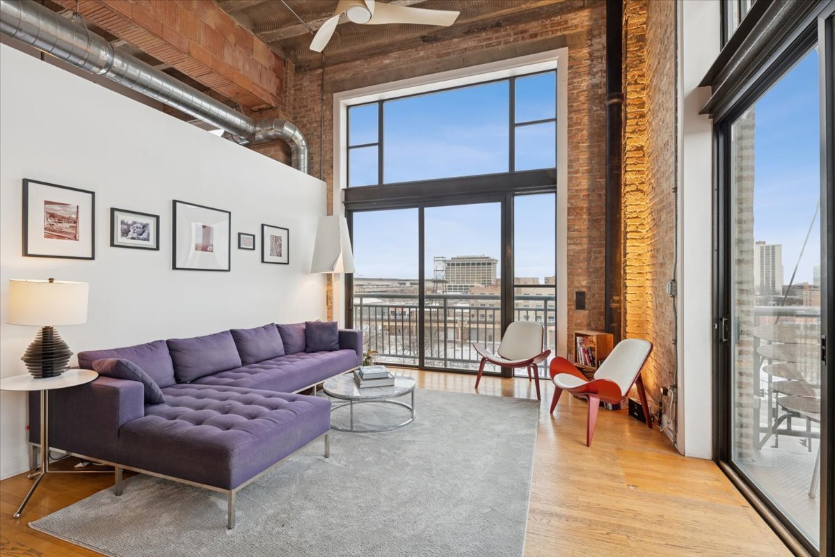 2545 S Dearborn Street Unit: 606