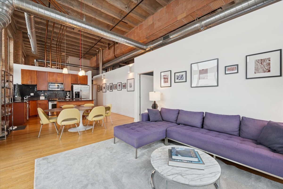 2545 S Dearborn Street Unit: 606