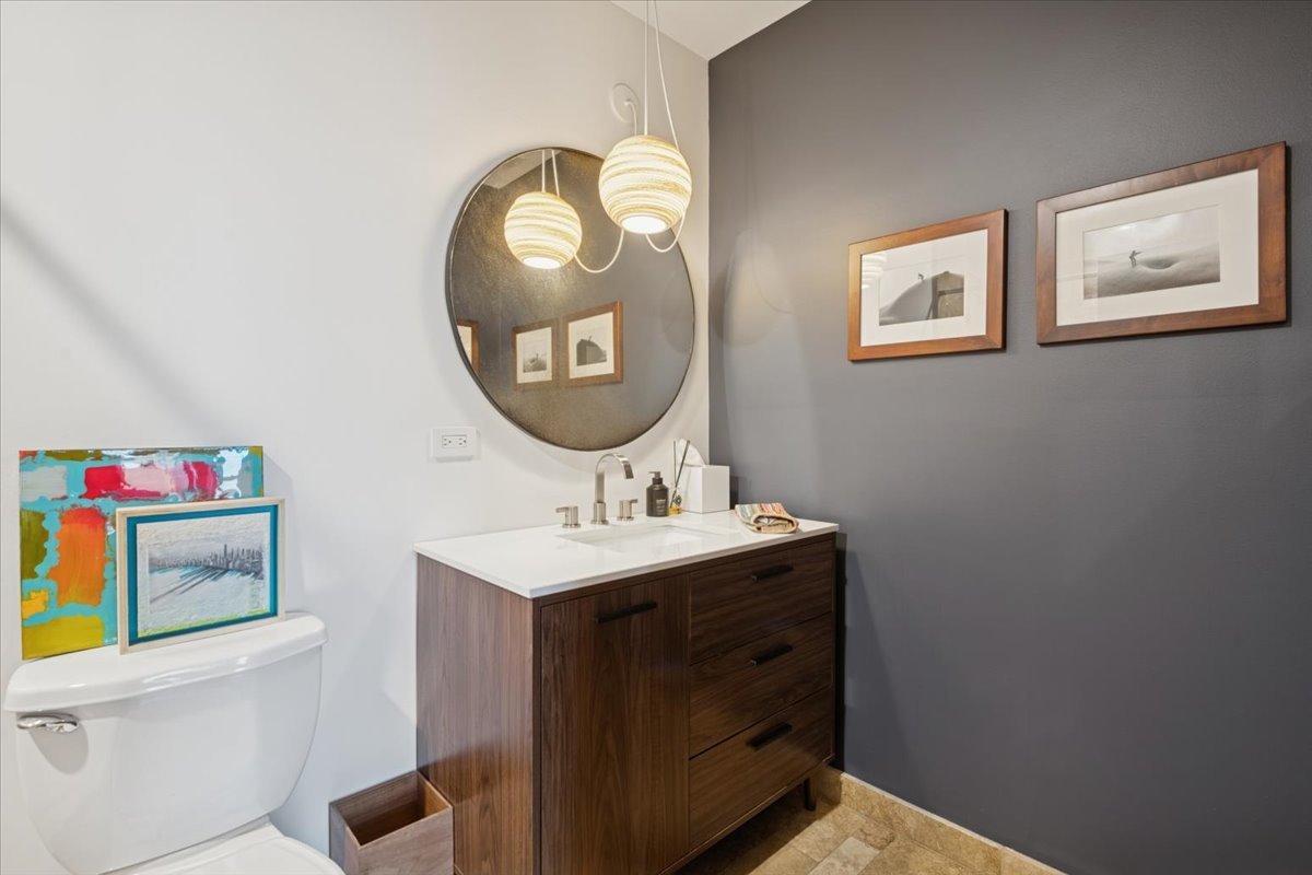 2545 S Dearborn Street Unit: 606