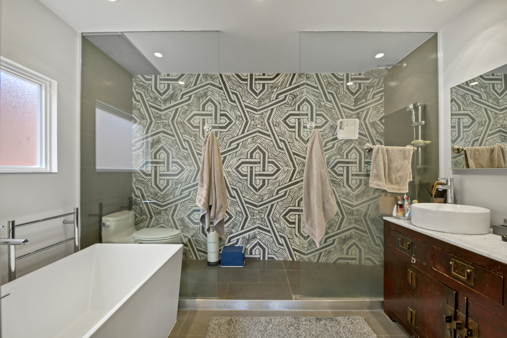 335 W Evergreen Avenue