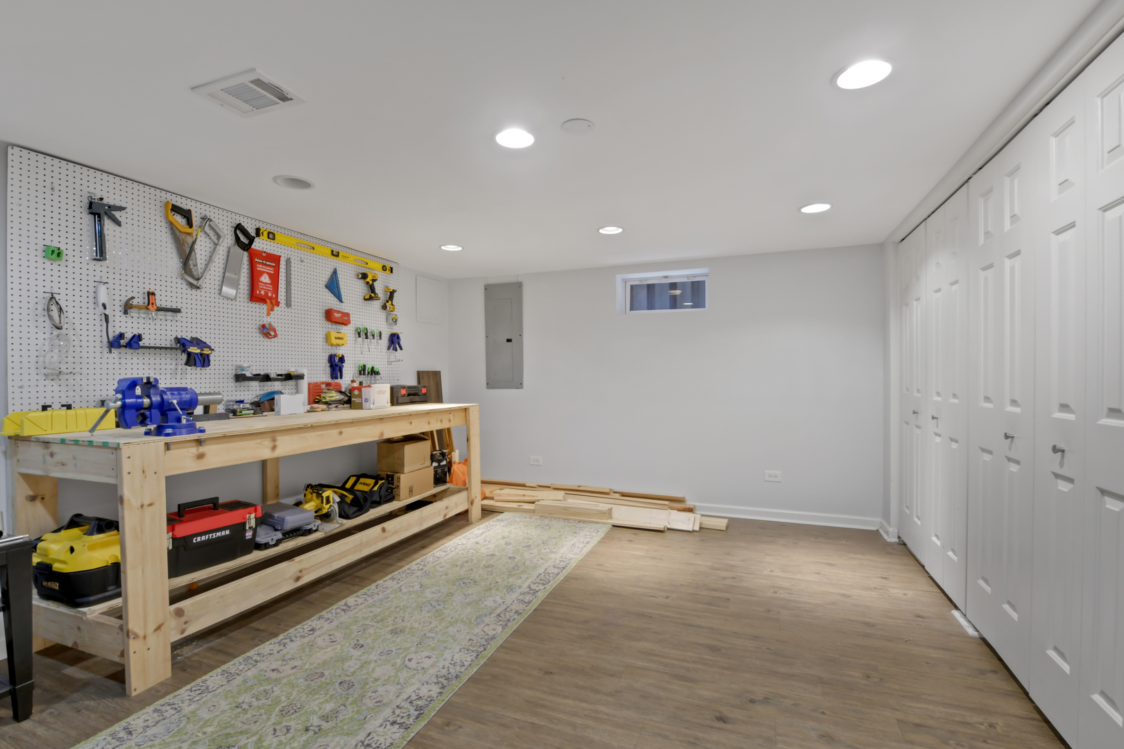 335 W Evergreen Avenue