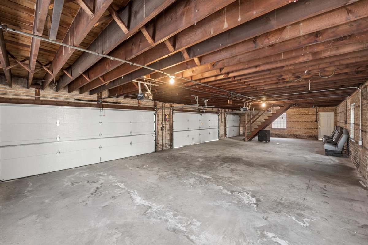 1621 W Bryn Mawr Avenue