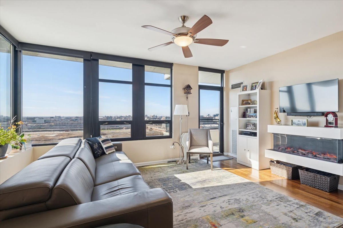 1255 S State Street Unit: 1516