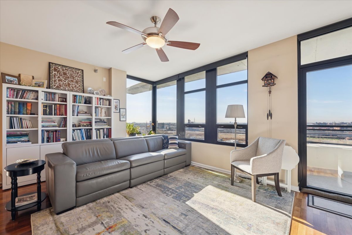 1255 S State Street Unit: 1516