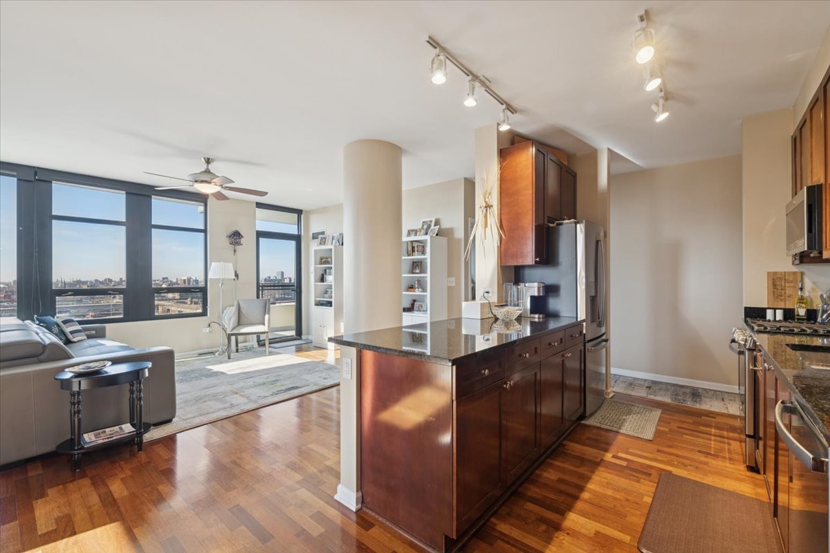 1255 S State Street Unit: 1516