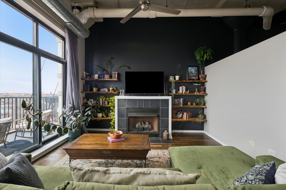 1525 S Sangamon Street Unit: 716