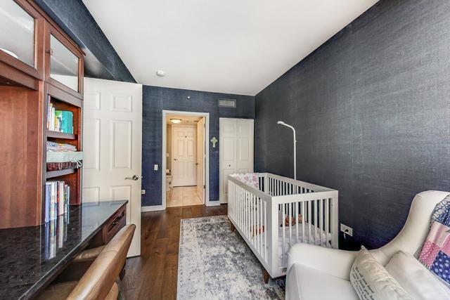 25 E Superior Street Unit: 1906