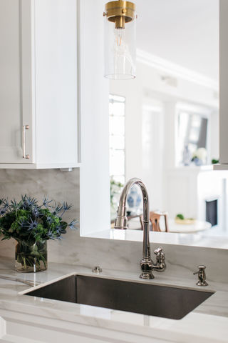 25 E Superior Street Unit: 1906