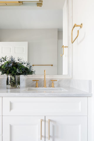 25 E Superior Street Unit: 1906