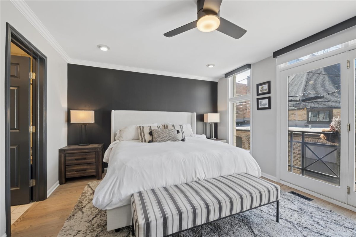 930 N Clark Street Unit: I