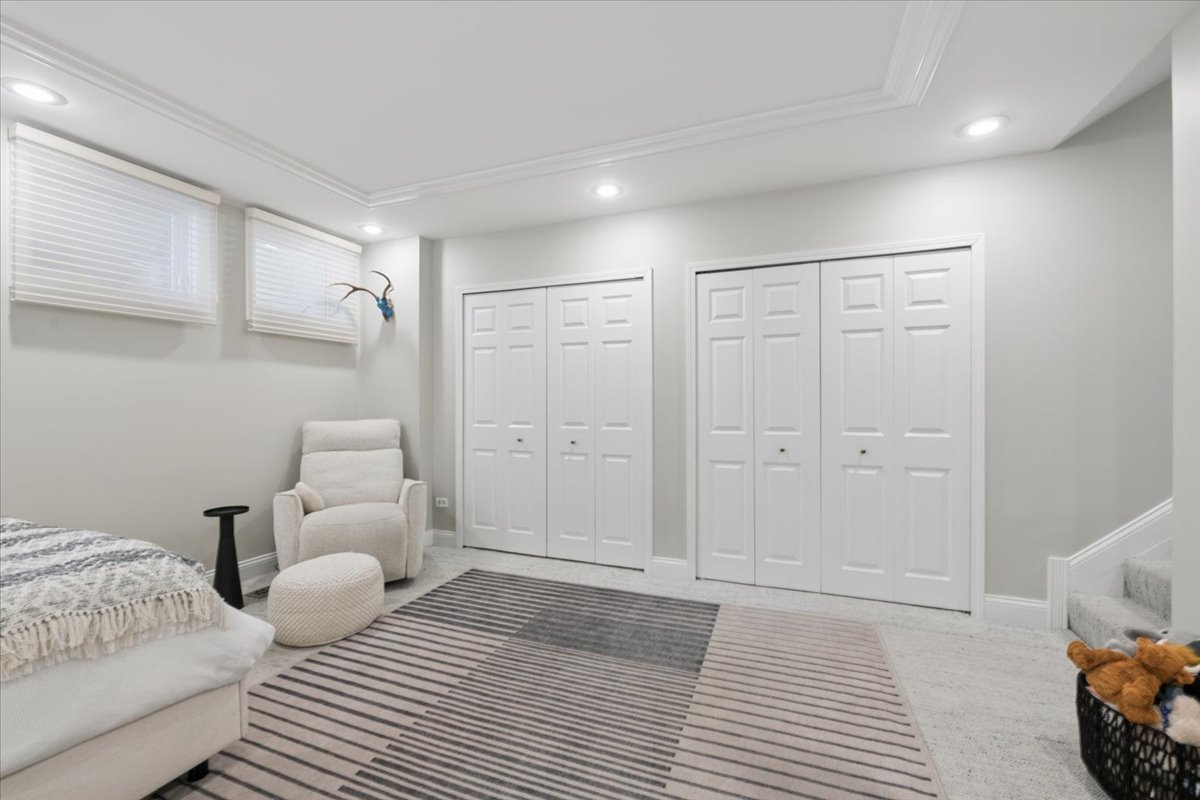 930 N Clark Street Unit: I