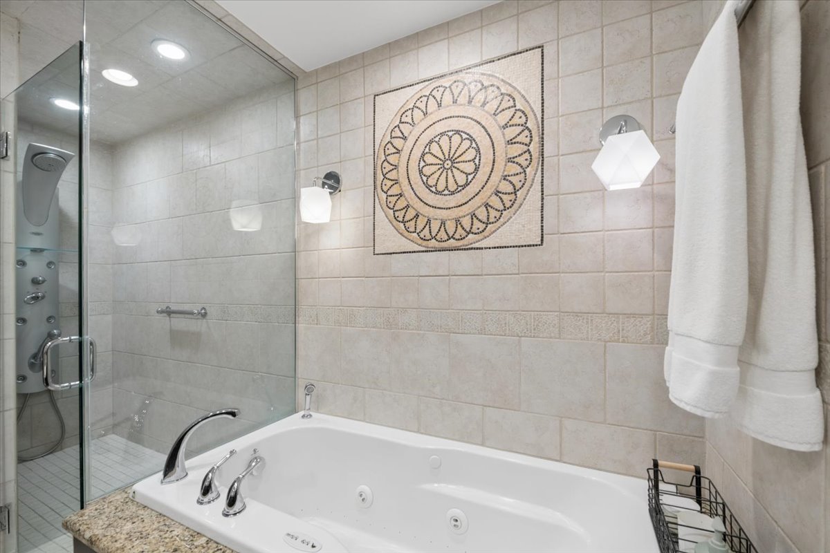 930 N Clark Street Unit: I