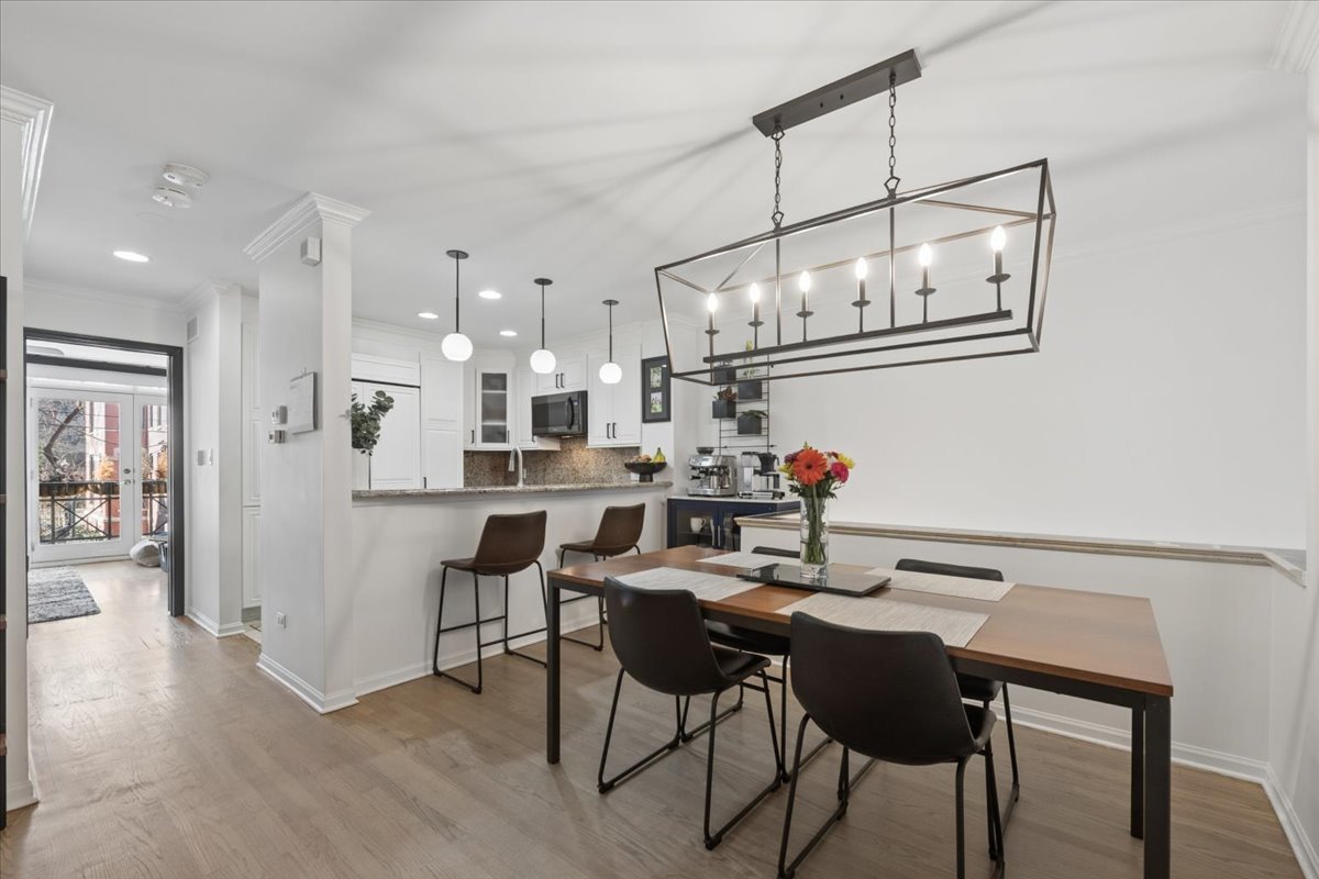 930 N Clark Street Unit: I