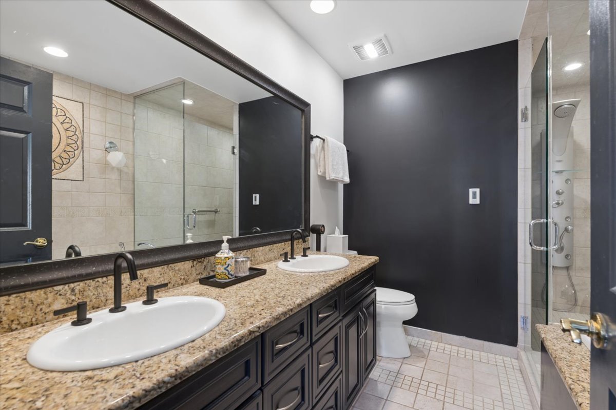 930 N Clark Street Unit: I