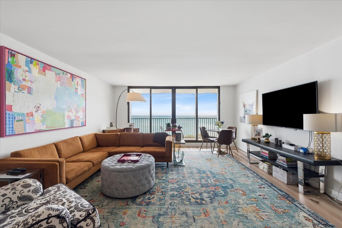 1212 N Lake Shore Drive Unit: 8BN