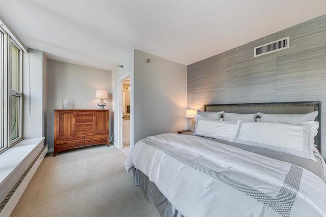 25 E Superior Street Unit: 1906