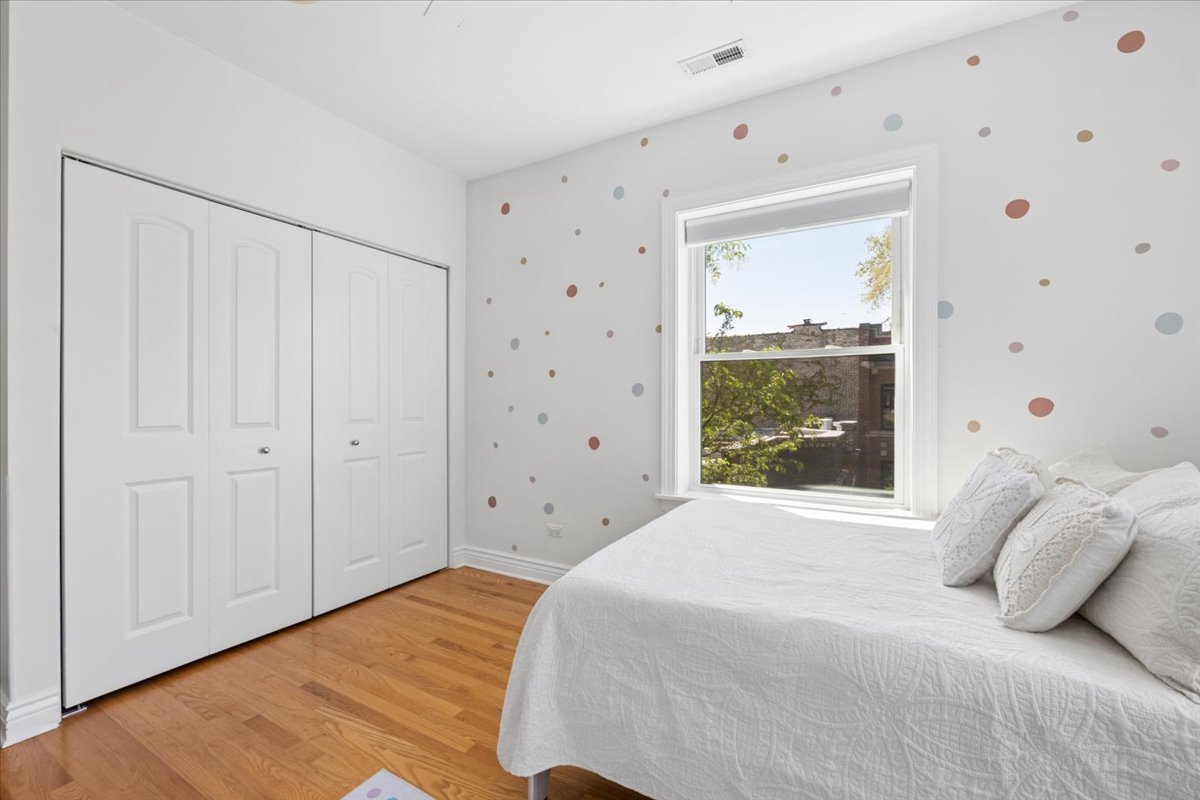 6333 N Glenwood Avenue Unit: 3W