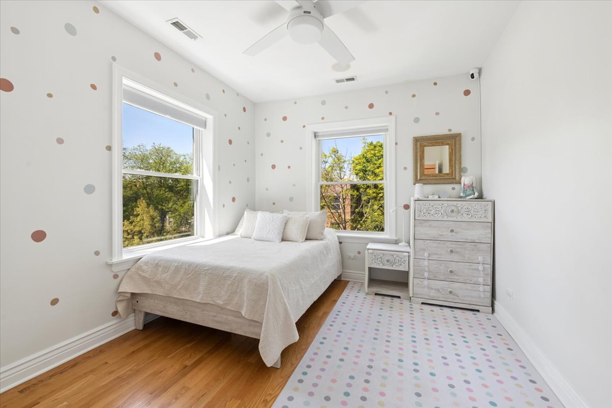 6333 N Glenwood Avenue Unit: 3W