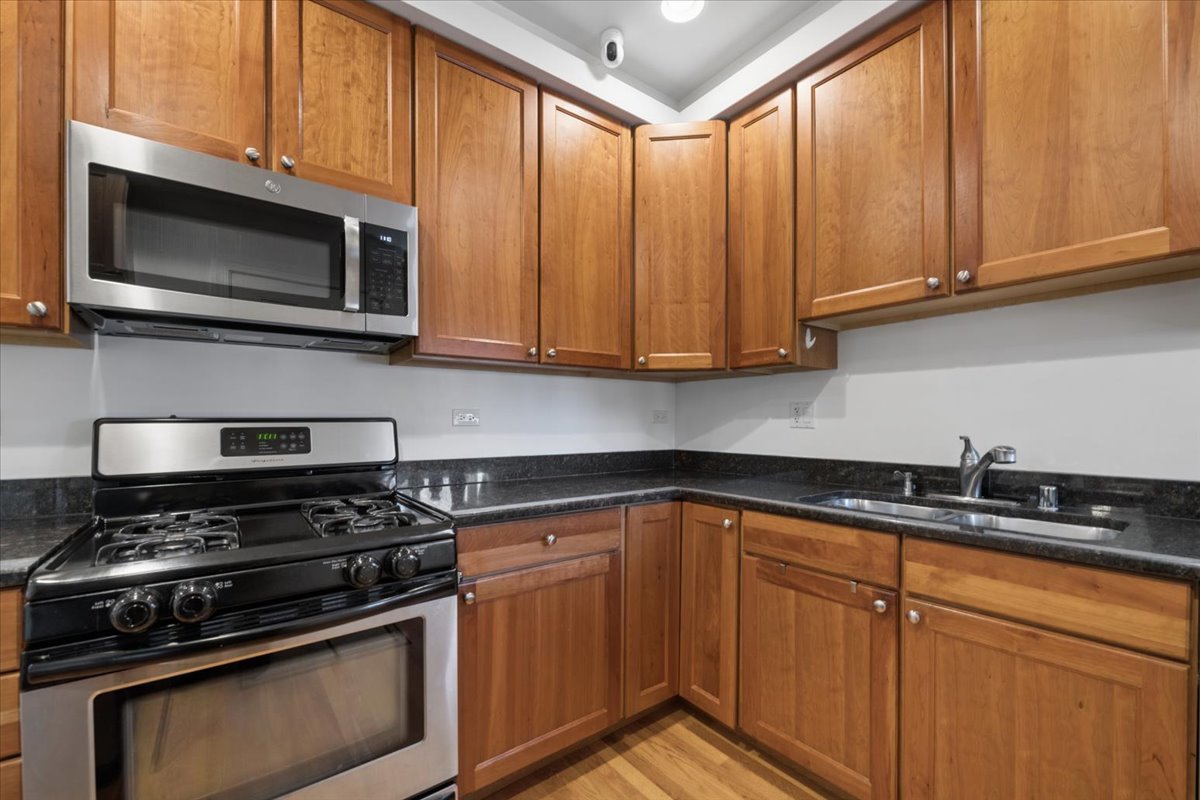 6333 N Glenwood Avenue Unit: 3W