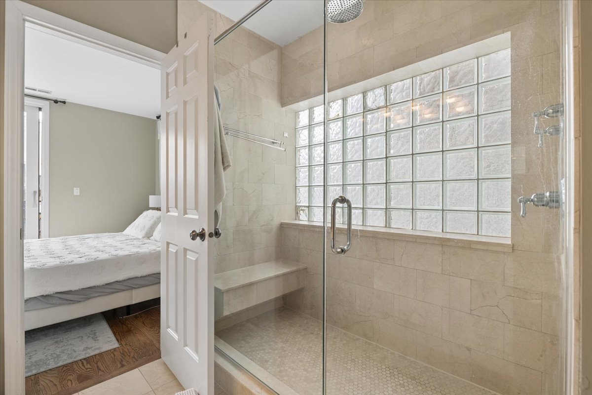 1508 N Hudson Avenue Unit: 2