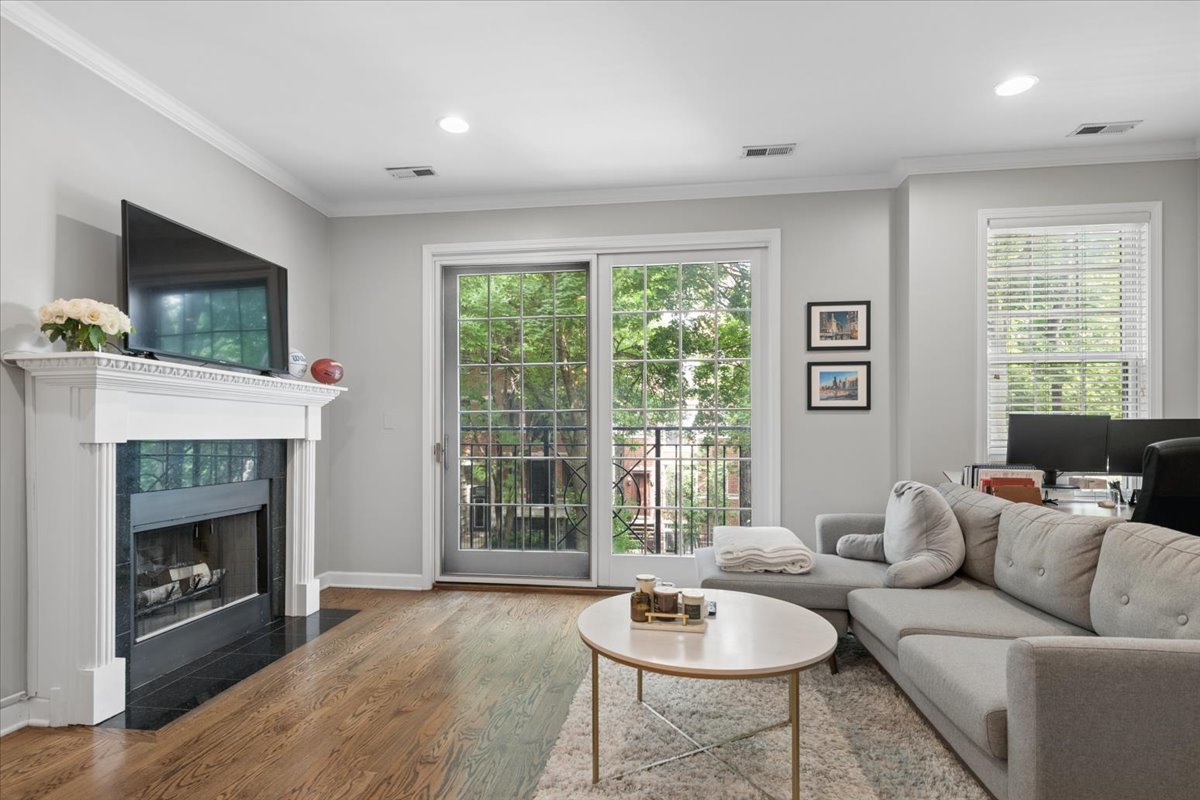 1508 N Hudson Avenue Unit: 2