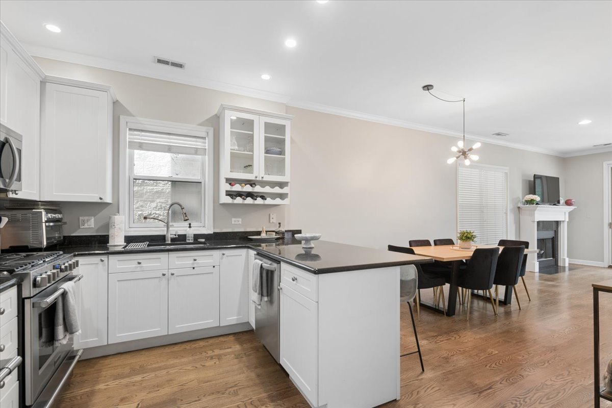 1508 N Hudson Avenue Unit: 2