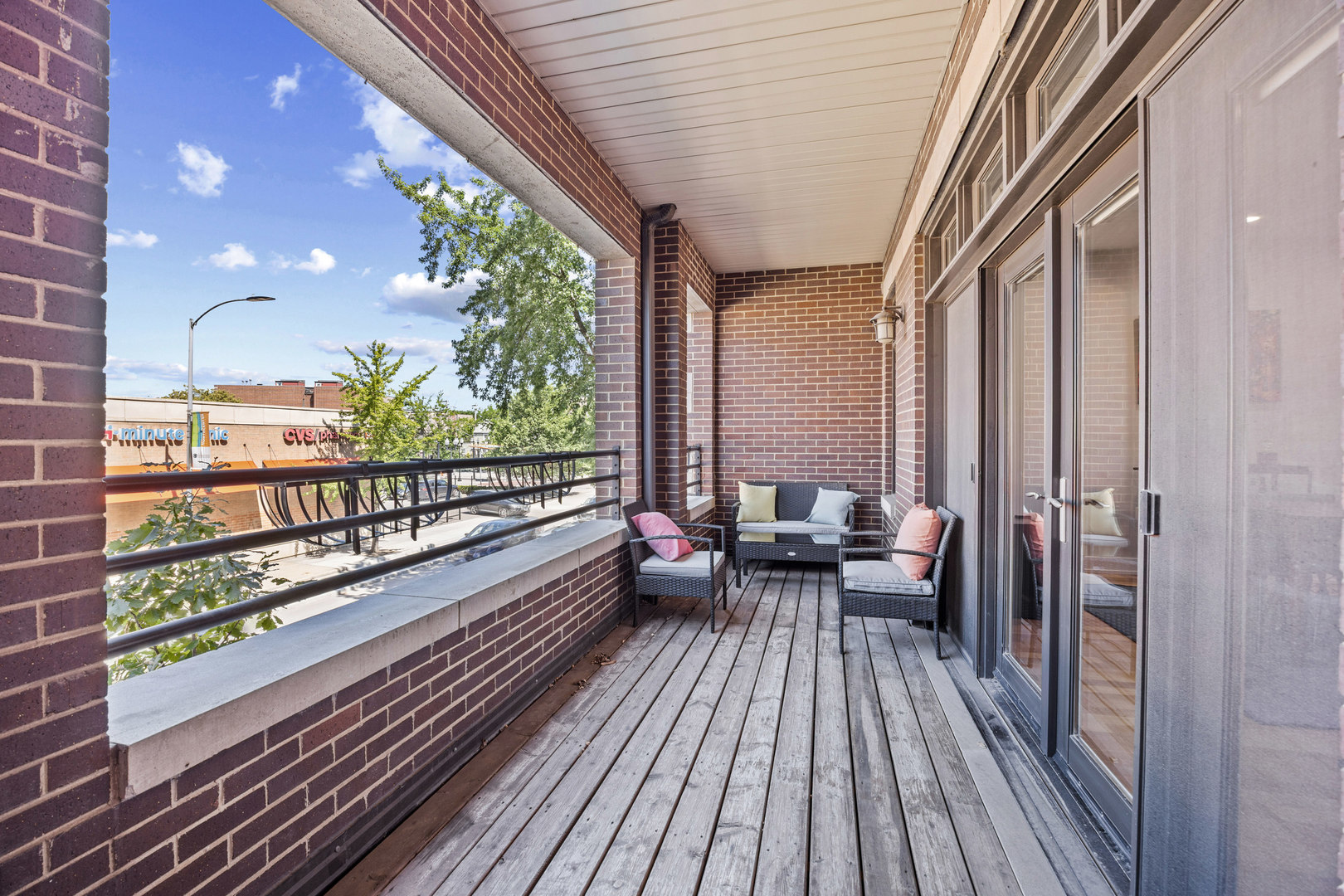 4043 N Damen Avenue Unit: 2