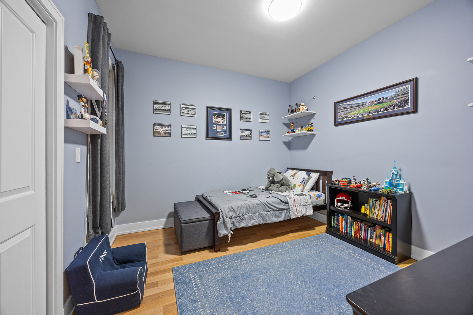 4043 N Damen Avenue Unit: 2