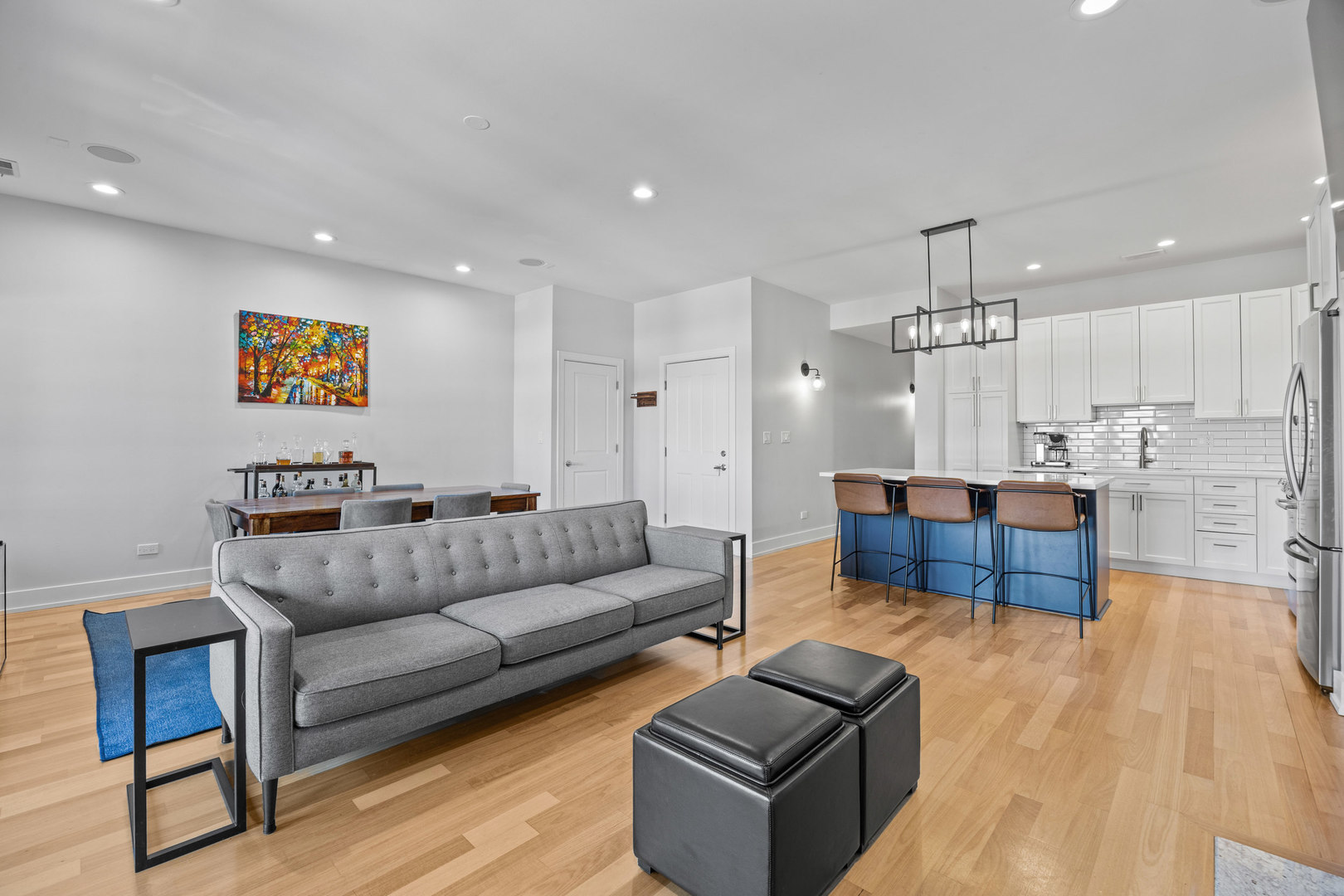 4043 N Damen Avenue Unit: 2