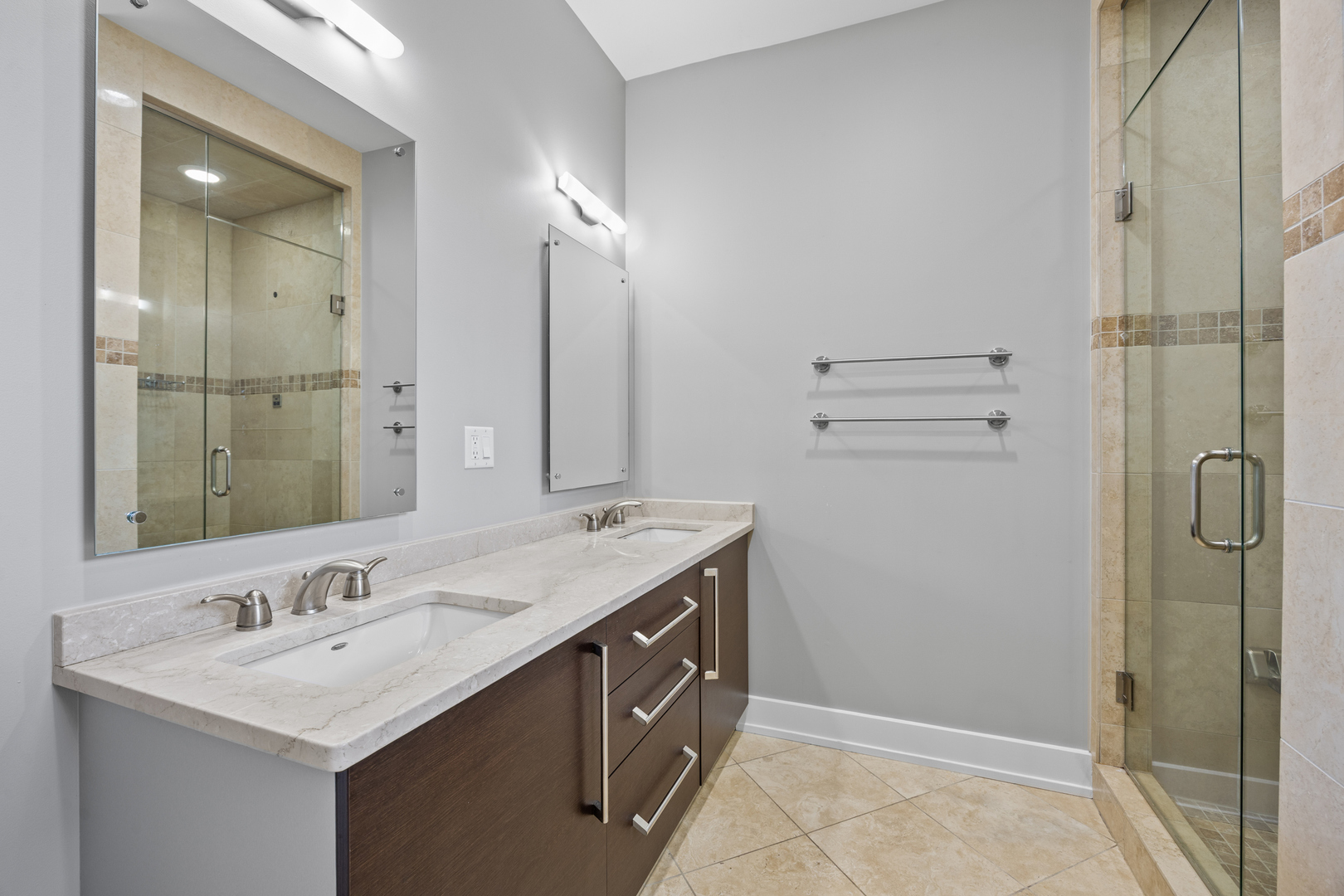 4043 N Damen Avenue Unit: 2