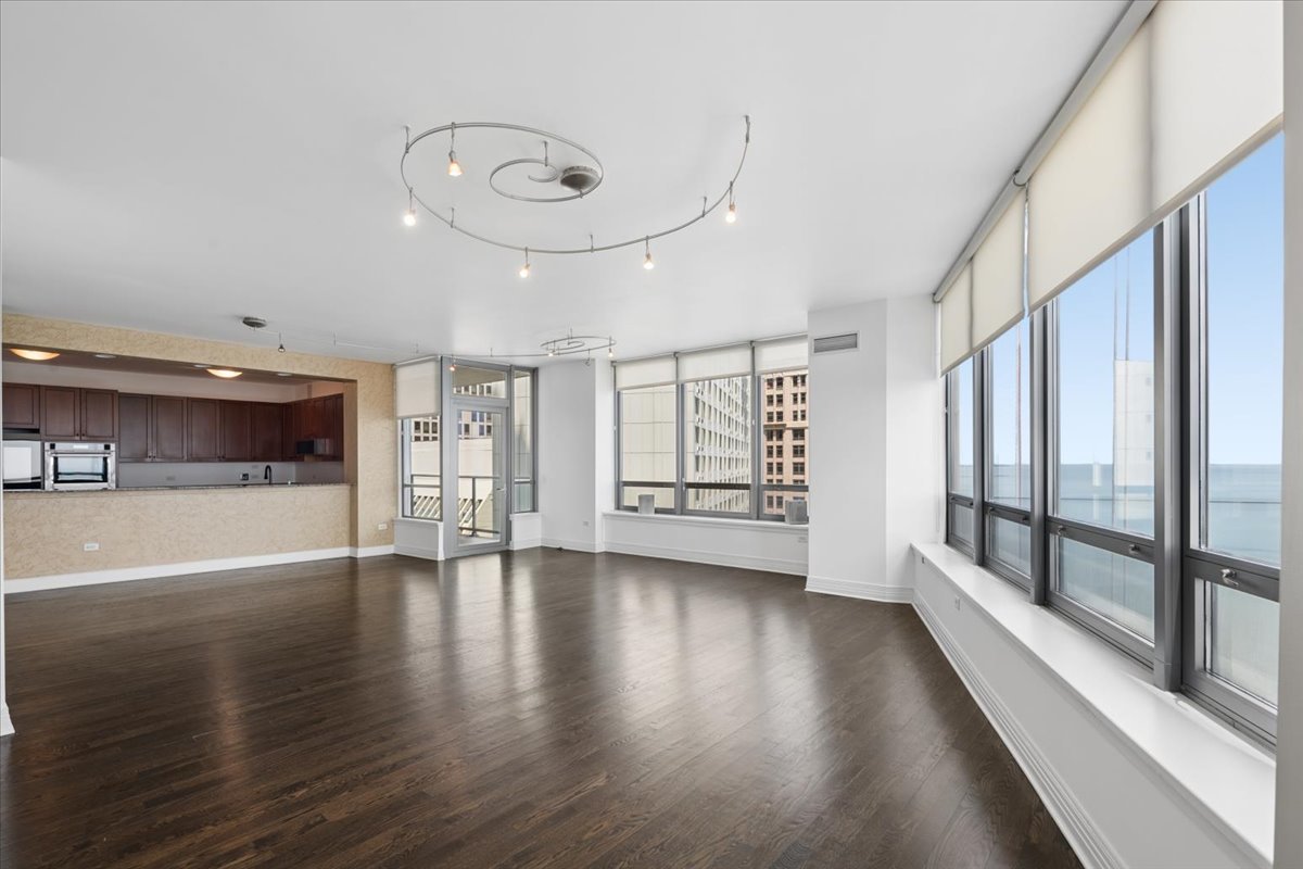 600 N Lake Shore Drive Unit: 1305
