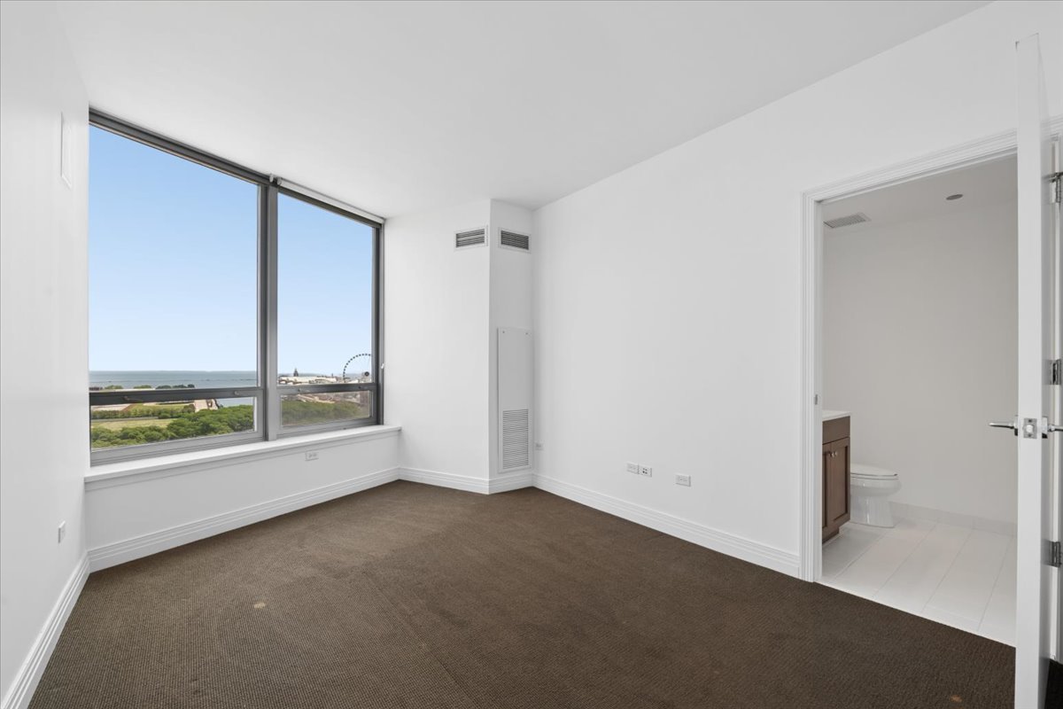 600 N Lake Shore Drive Unit: 1305