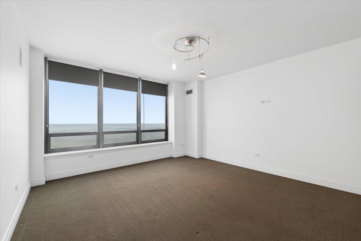 600 N Lake Shore Drive Unit: 1305