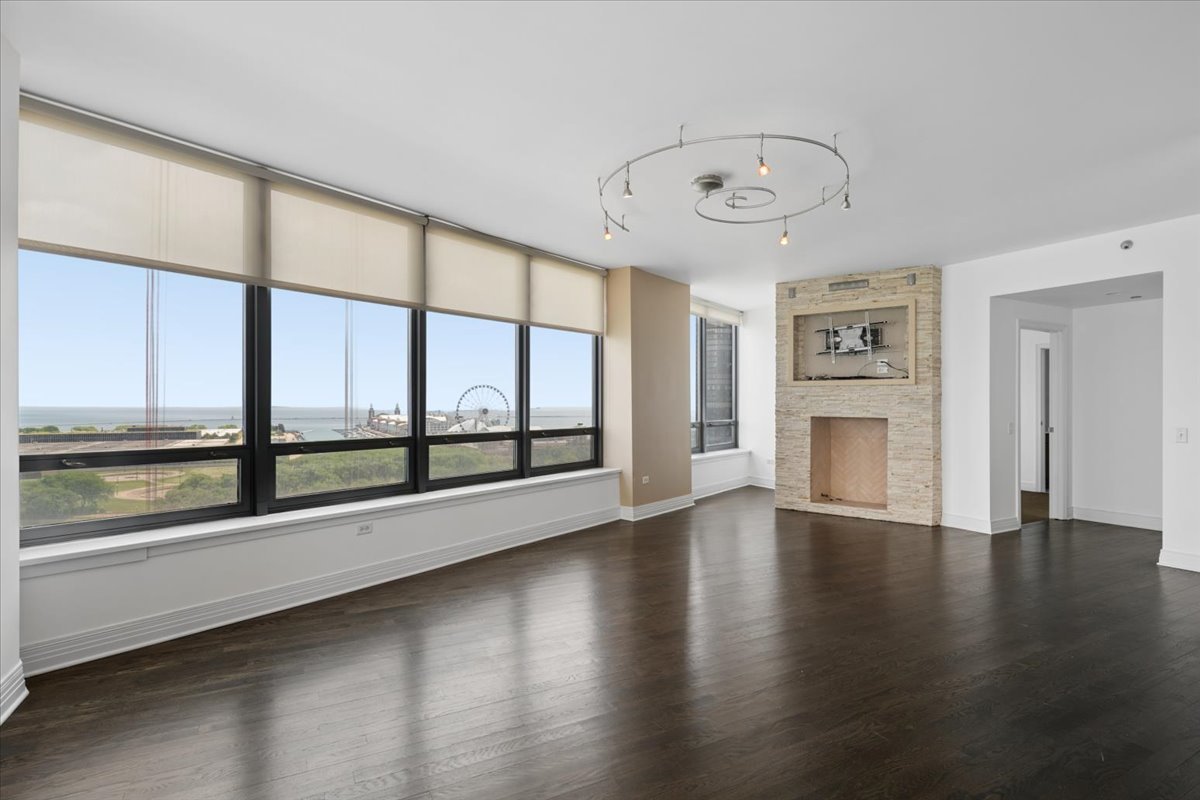 600 N Lake Shore Drive Unit: 1305