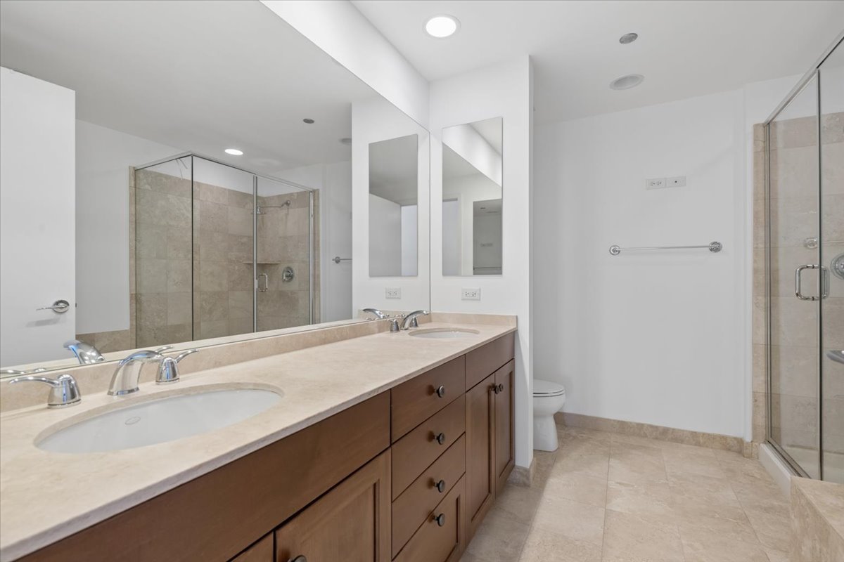 600 N Lake Shore Drive Unit: 1305