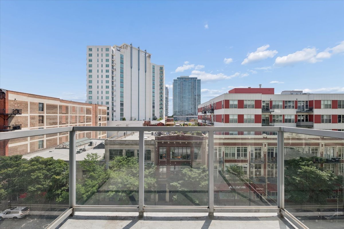 1620 S Michigan Avenue Unit: 606