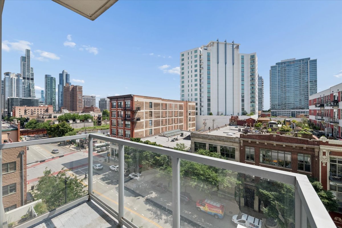 1620 S Michigan Avenue Unit: 606